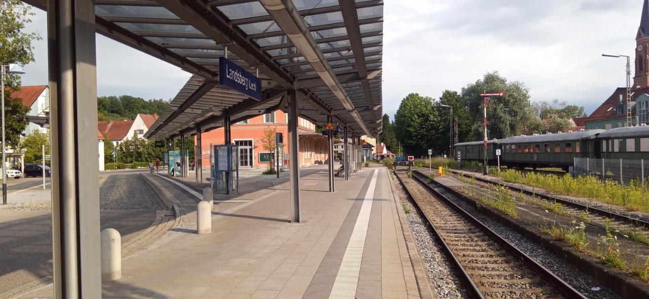 Grosses Zimmer Bad Kueche Wohnzimmer Terasse Garten Zentral Ruhig Landsberg am Lech Exteriér fotografie
